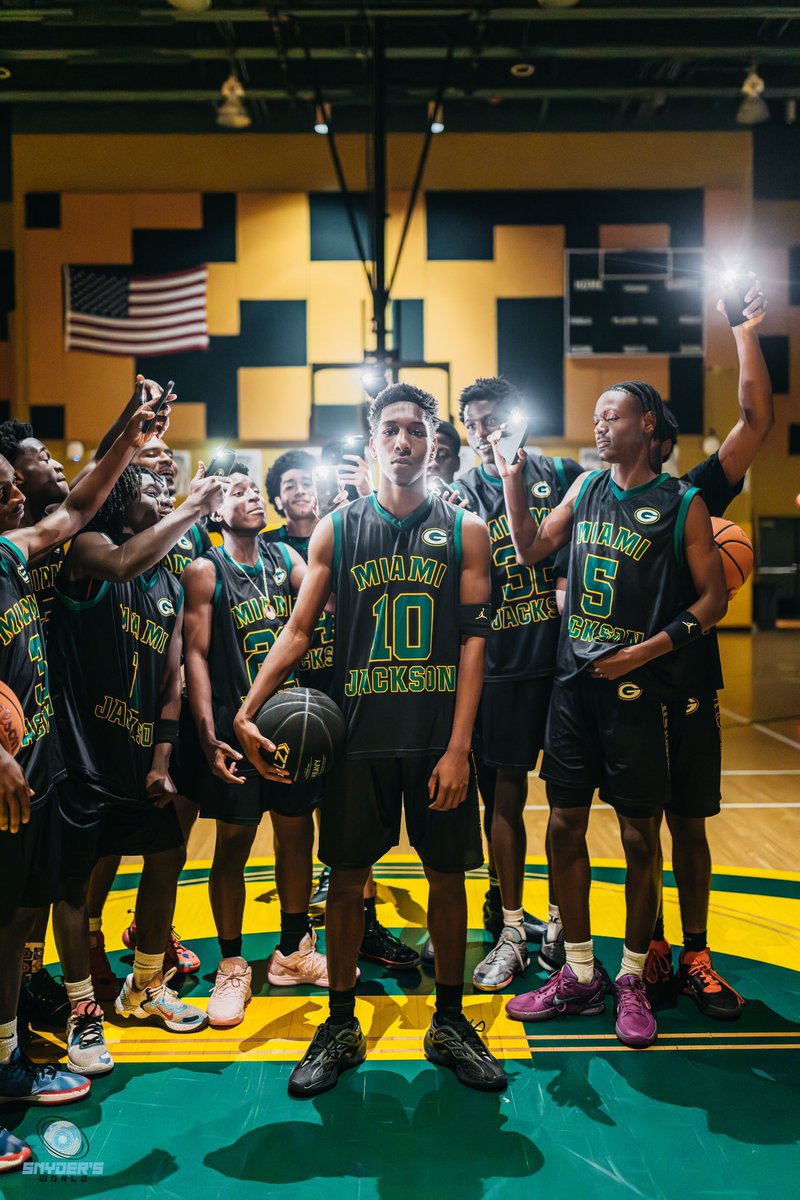 dorianjules12's tweet image. Year 2 Done. Grind starts now ⛹🏾‍♂️

#uncommitted #classof2026 #3nD #AGTG