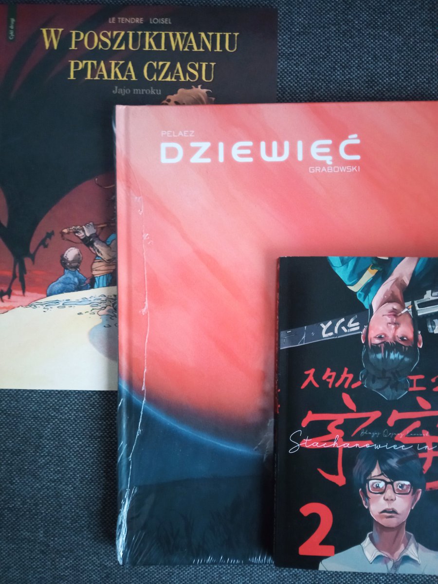 jangerhard00's tweet photo. Dzisiejsze zakupy w #strefakomiksu trochę nowości oraz powrót do korzeni #Loisel . Będzie dzisiaj niezły seans komiksowy. https://t.co/KRzKuHCC8n