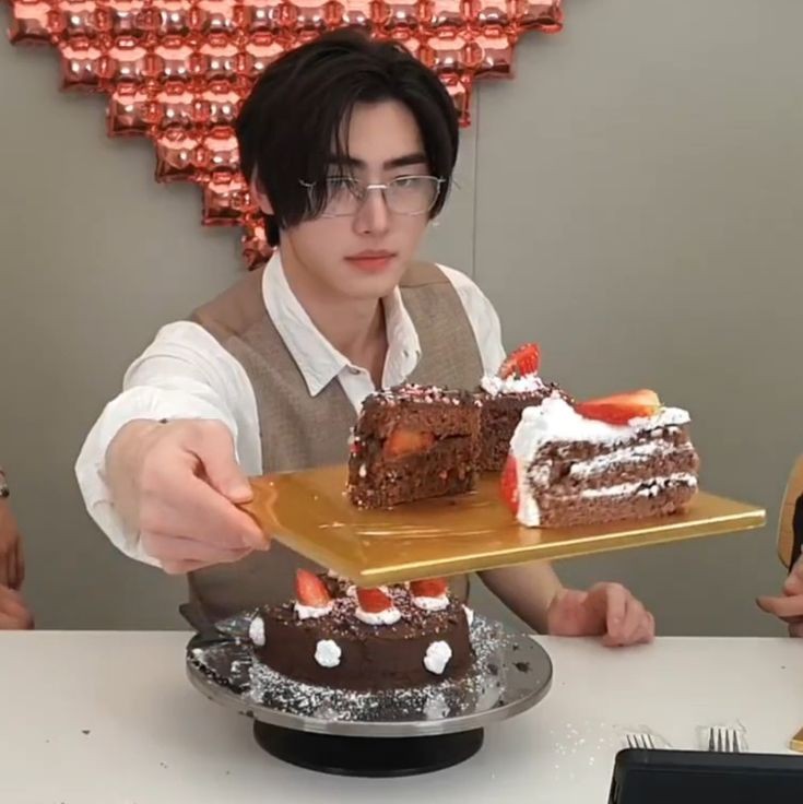 SH (SoleH) 🤲 tweet media