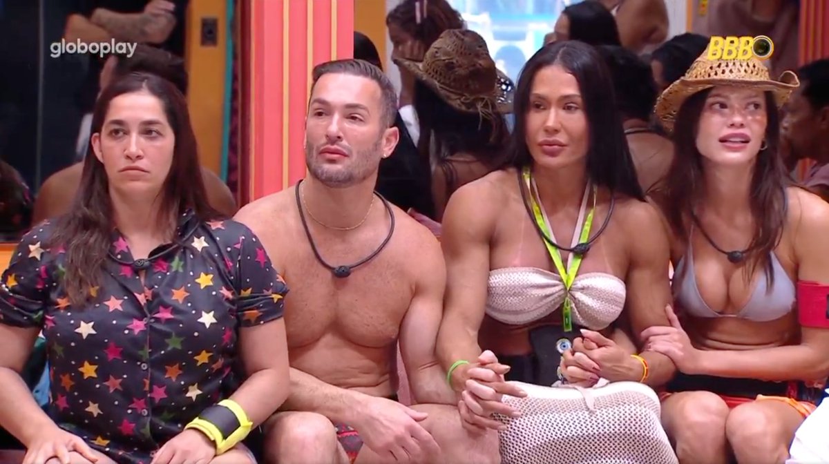 StradaVitoria's tweet image. resultados da dinâmica:

➡️ TODOS ESTÃO NO TA COM NADA 
➡️ AGORA O JOGO É INDIVIDUAL 

#TeamStrada #TeamTeus #BBB25 
Foto: Reprodução/Globoplay