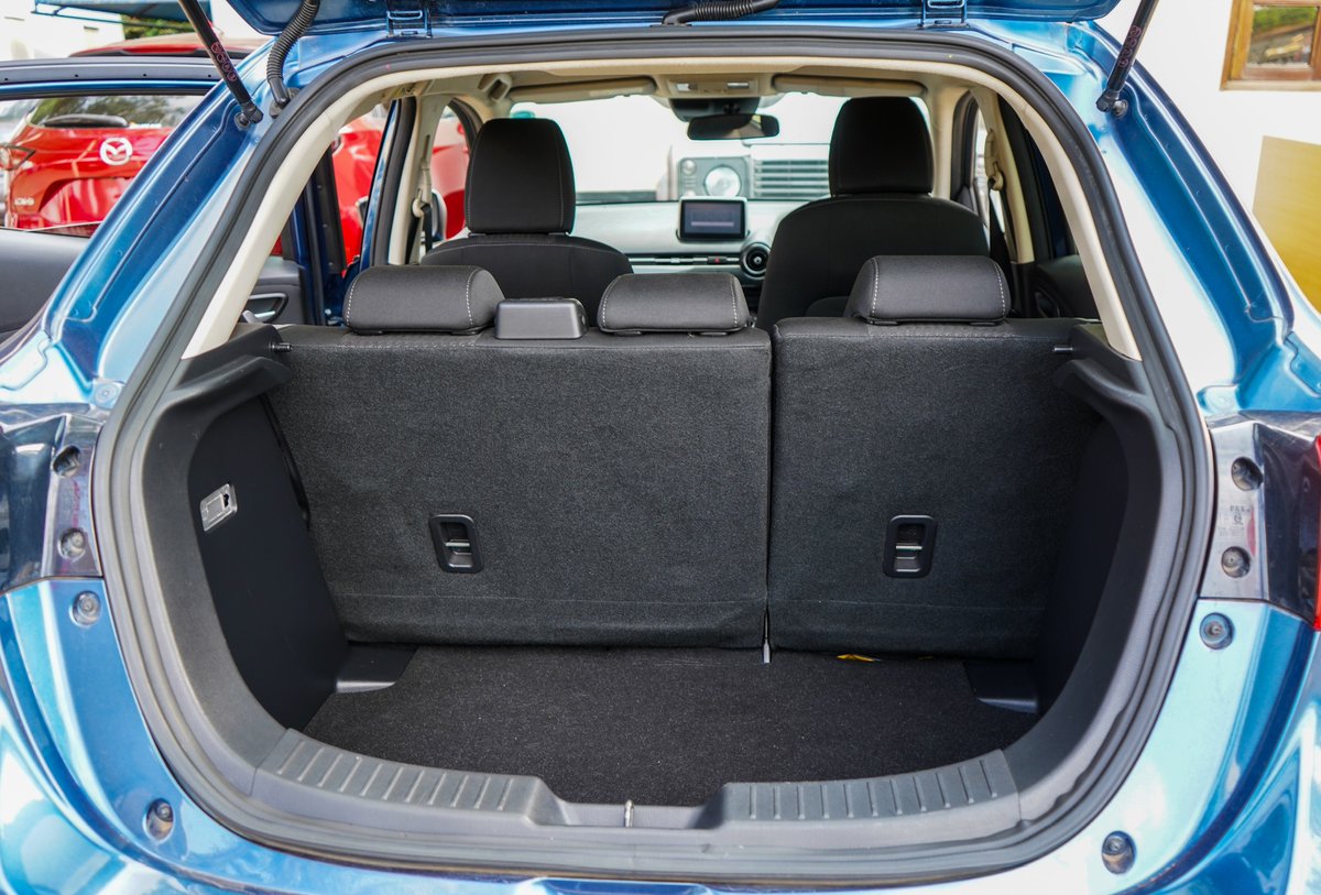 DriversMartKe's tweet photo. Notable features and specs include:
-1.3-liter (1300 CC) petrol engine
-6-speed automatic transmission
-44-liter fuel tank
-5-seater fabric interior
-ABS, Braking assist, I stop and more https://t.co/0UrDBvFdcQ