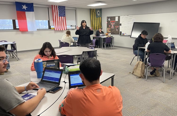 CrosbytonCISD's tweet image. Lubbock Christian University was on campus speaking with our seniors about scholarships and helping them apply to LCU. #chieftainnation