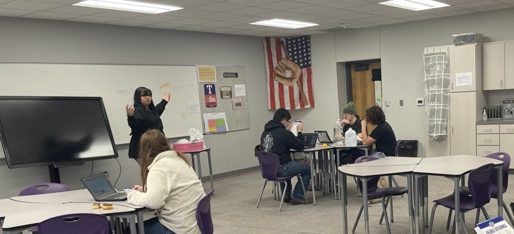 CrosbytonCISD's tweet image. Lubbock Christian University was on campus speaking with our seniors about scholarships and helping them apply to LCU. #chieftainnation