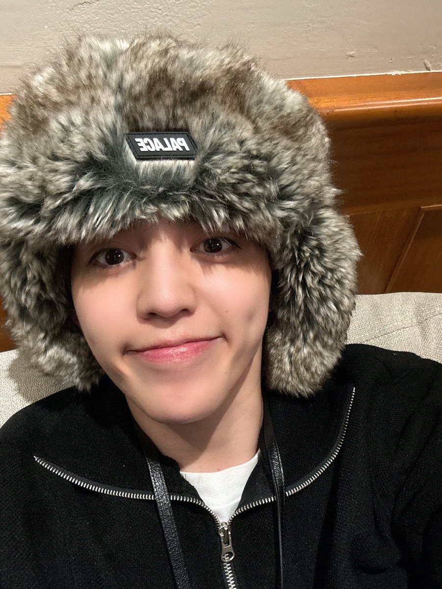 svtranslation's tweet photo. 250207 #scoups 🌟

#에스쿱스 @pledis_17 https://t.co/b7VeL8Qkno