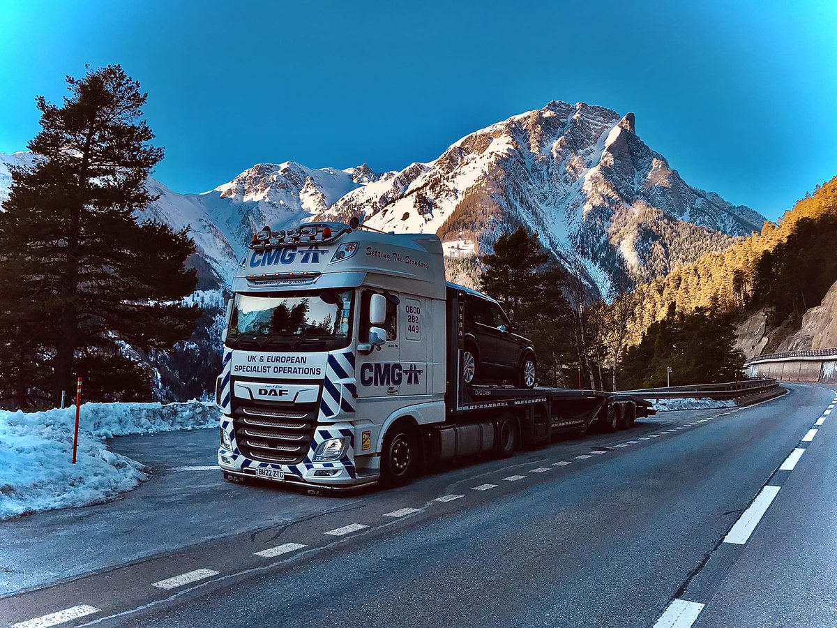 Dan and D34 on the Simplon Pass in Switzerland 🇨🇭

What a breath taking view that is 🗻😍

#CMG247