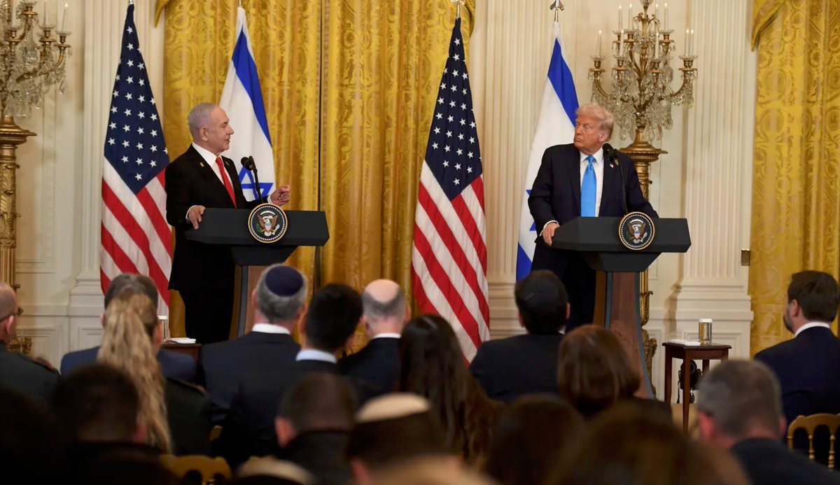 AbrahamShield25's tweet image. הקואליציה לביטחון אזורי מעריכה את מדיניותו האמיצה של הנשיא טראמפ בנושא איראן (״מקסימום לחץ״) ואת חשיבתו היצירתית להתמודדות עם אתגרי עזה. הקואליציה תומכת וסומכת באופן מוחלט בהובלת ארה"ב בעיצוב הסדר האזורי וזה העזתי, לצד הרצון האמריקני לערב את מדינות האזור המתונות בשיקום הארוך…