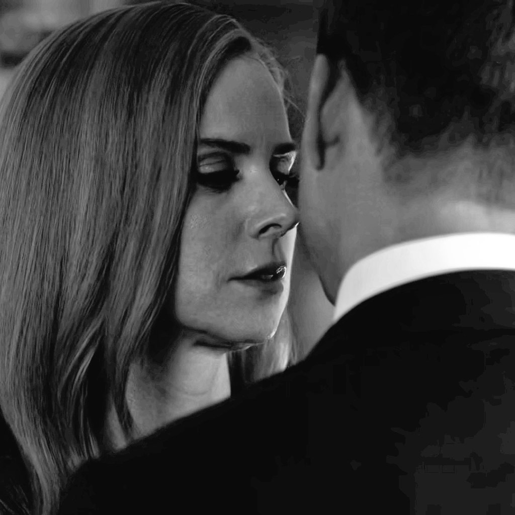 darveyxx's tweet photo. "I’m saying that we should go in there and earn you the best night's sleep you ever had" https://t.co/AsnLofNTbg