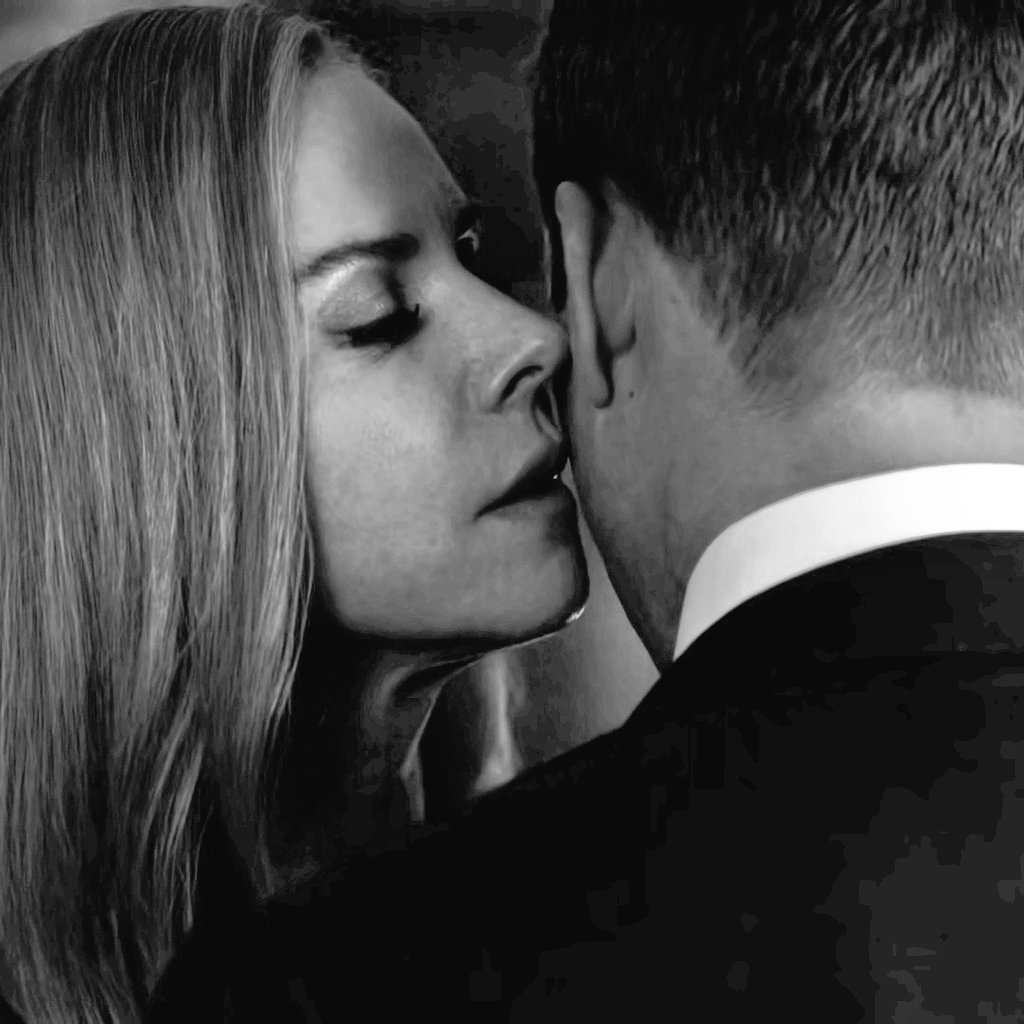 darveyxx's tweet photo. "I’m saying that we should go in there and earn you the best night's sleep you ever had" https://t.co/AsnLofNTbg