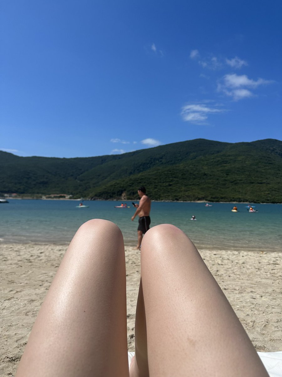 Nikadicap's tweet photo. Отпуск удался, сгорело все что можно, в Нячанг вернулась бы обойти полностью винперл. https://t.co/qIWEcSTDjw