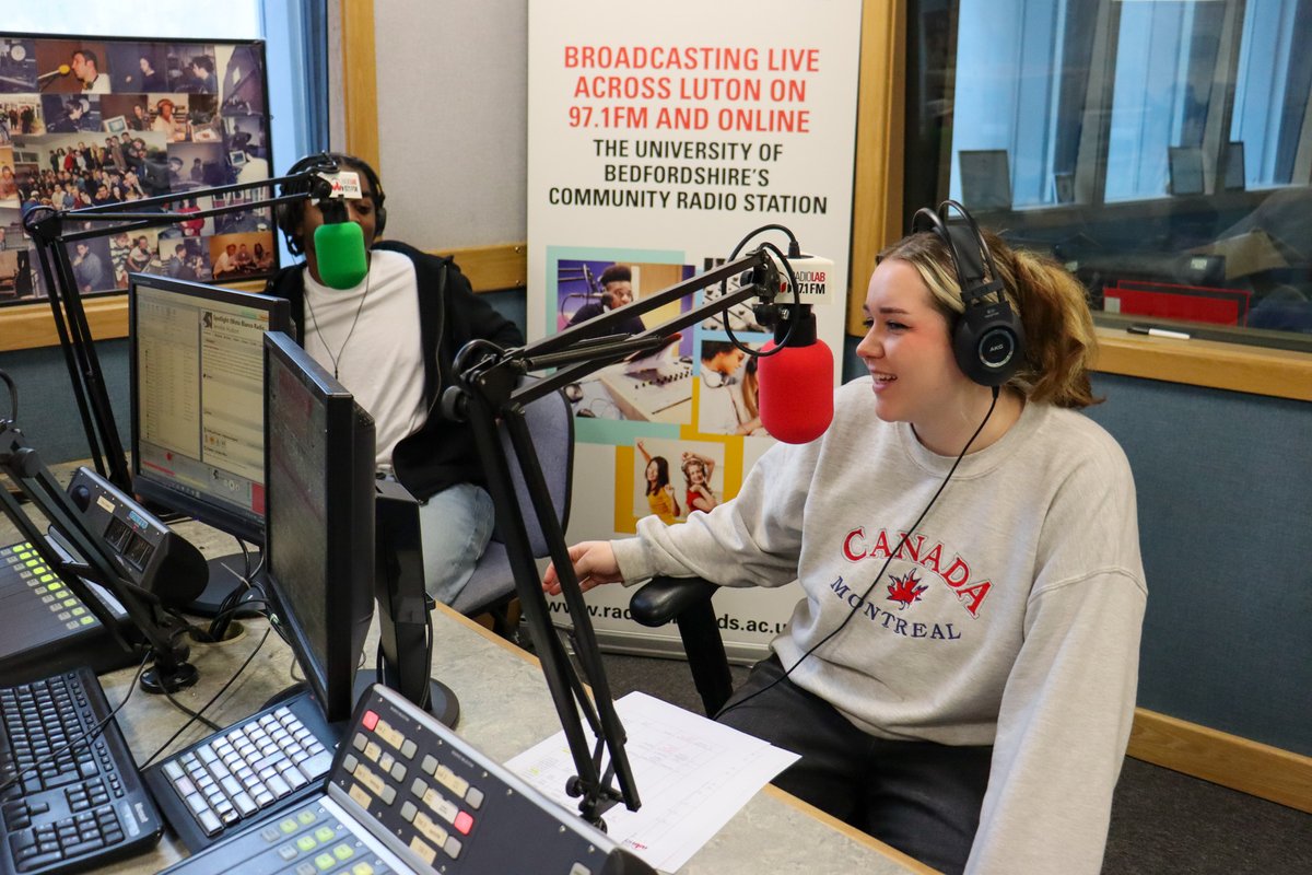 University of Bedfordshire News (@uniofbedsnews) on Twitter photo 📻 Students from <a href="/barn_field/">Barnfield College</a> recently took over the airwaves at the <a href="/uniofbeds/">uniofbeds</a>' on-campus community #radio station <a href="/RadioLaB971fm/">Radio LaB 97.1fm</a> to broadcast live shows as part of their college projects: beds.ac.uk/news/2025/febr… 👈 📻 Students from <a href="/barn_field/">Barnfield College</a> recently took over the airwaves at the <a href="/uniofbeds/">uniofbeds</a>' on-campus community #radio station <a href="/RadioLaB971fm/">Radio LaB 97.1fm</a> to broadcast live shows as part of their college projects: beds.ac.uk/news/2025/febr… 👈