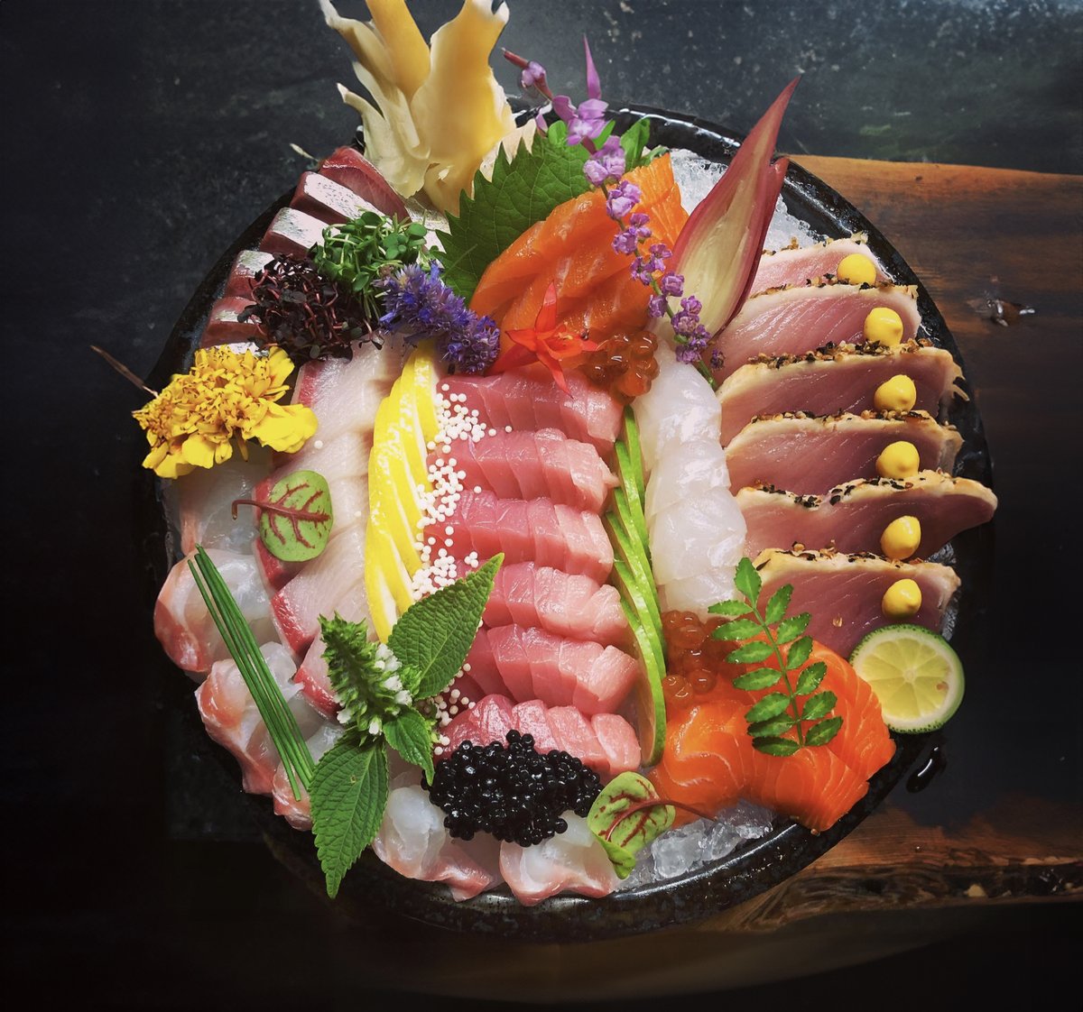 Satisfaites votre envie de sushi avec nos bols de sashimi magnifiquement préparés !
Satisfy your sushi craving with our beautifully prepared sashimi bowls!

En Salle à Manger | Pour Emporter | Livraison
Dine-in | Takeout | Delivery
-
514-750-7534
info@parkresto.com