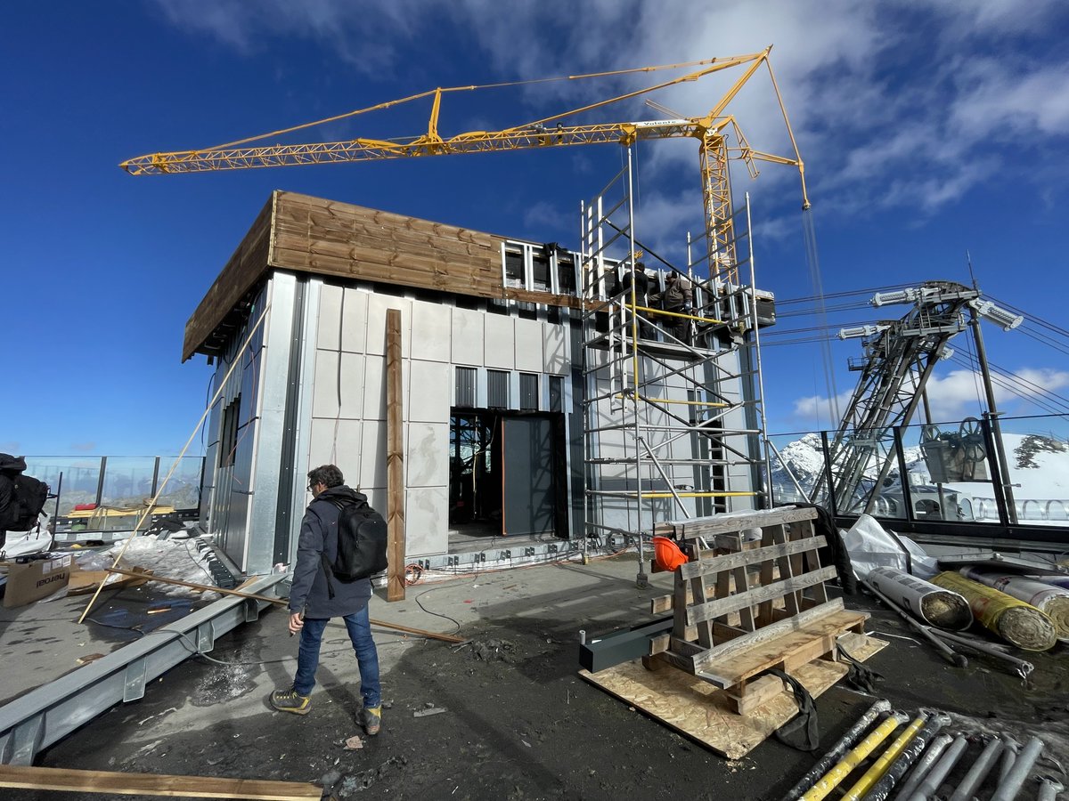 CEBATEC_BIM's tweet image. La #CEBATEAM collabore avec CENA INGENIERIE pour la construction du bâtiment @caron3200_ à 3200m d’altitude, sur la commune de Val Thorens (73)🏔

#cebatec #cebateam #cebaprojet #ingenierie #bim #fluides #batiment #construction #architecte #valthorens #montagne #caron3200