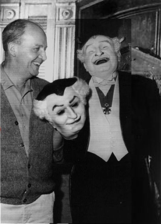 BobaFettANHSE's tweet photo. #allewis and mask creator #donpost on the set of #themunsters 🤯 https://t.co/9gCh2zN2RO
