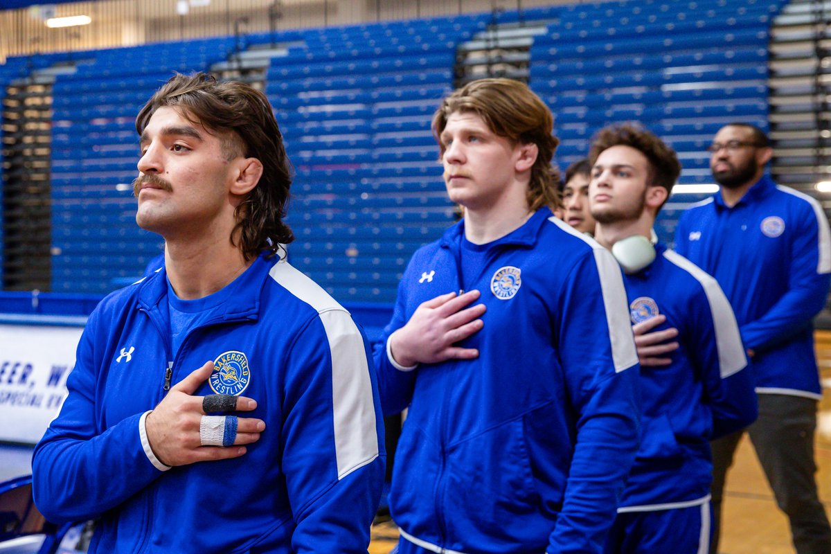 CSUBWrestling's tweet photo. This Sunday's match is our Veteran &amp; Military Appreciation Day!

Veterans &amp; Active Duty Military can RSVP at https://t.co/DmLMTGqrSd for up to 4 free tickets!

#RunnersOnTheRise https://t.co/T35TUCsh8W