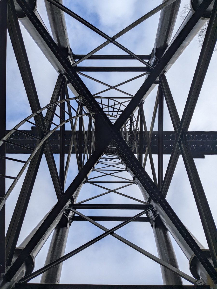 À la poursuite des viaducs érigés par Gustave Eiffel dans l'Allier.