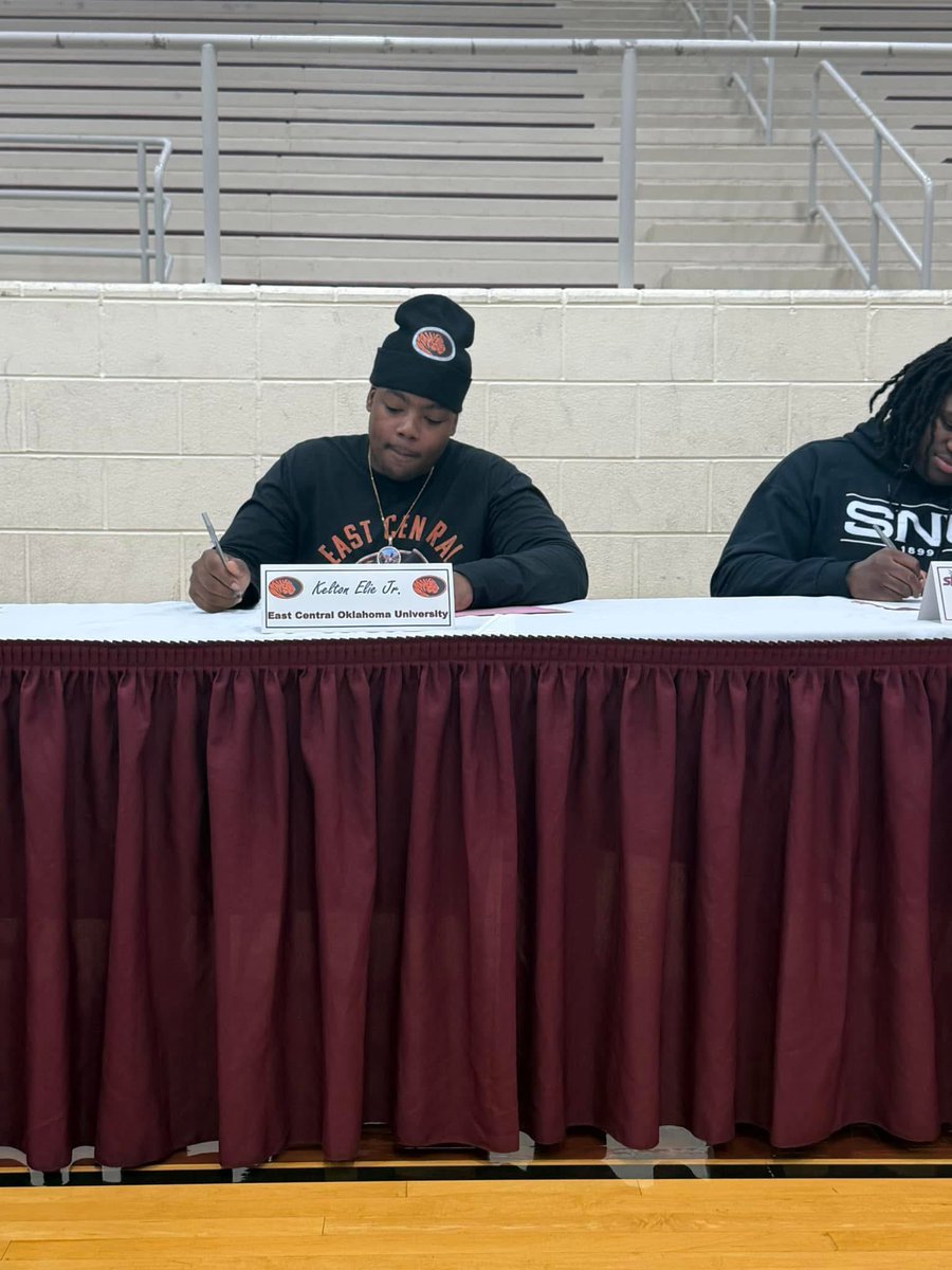 KElie2025's tweet photo. Done Deal ✍🏽 , Blessed to be put in this position and thankful for every one who helped me get here @CoachAguilarOL @ECUTigersFB @CoachHageyIII @MRcoachP https://t.co/VHT4wn79Os