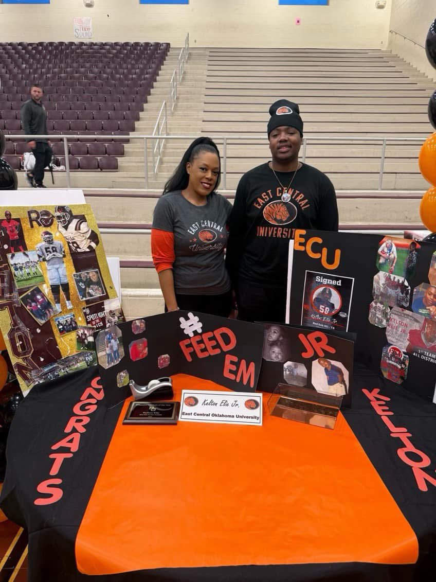 KElie2025's tweet photo. Done Deal ✍🏽 , Blessed to be put in this position and thankful for every one who helped me get here @CoachAguilarOL @ECUTigersFB @CoachHageyIII @MRcoachP https://t.co/VHT4wn79Os