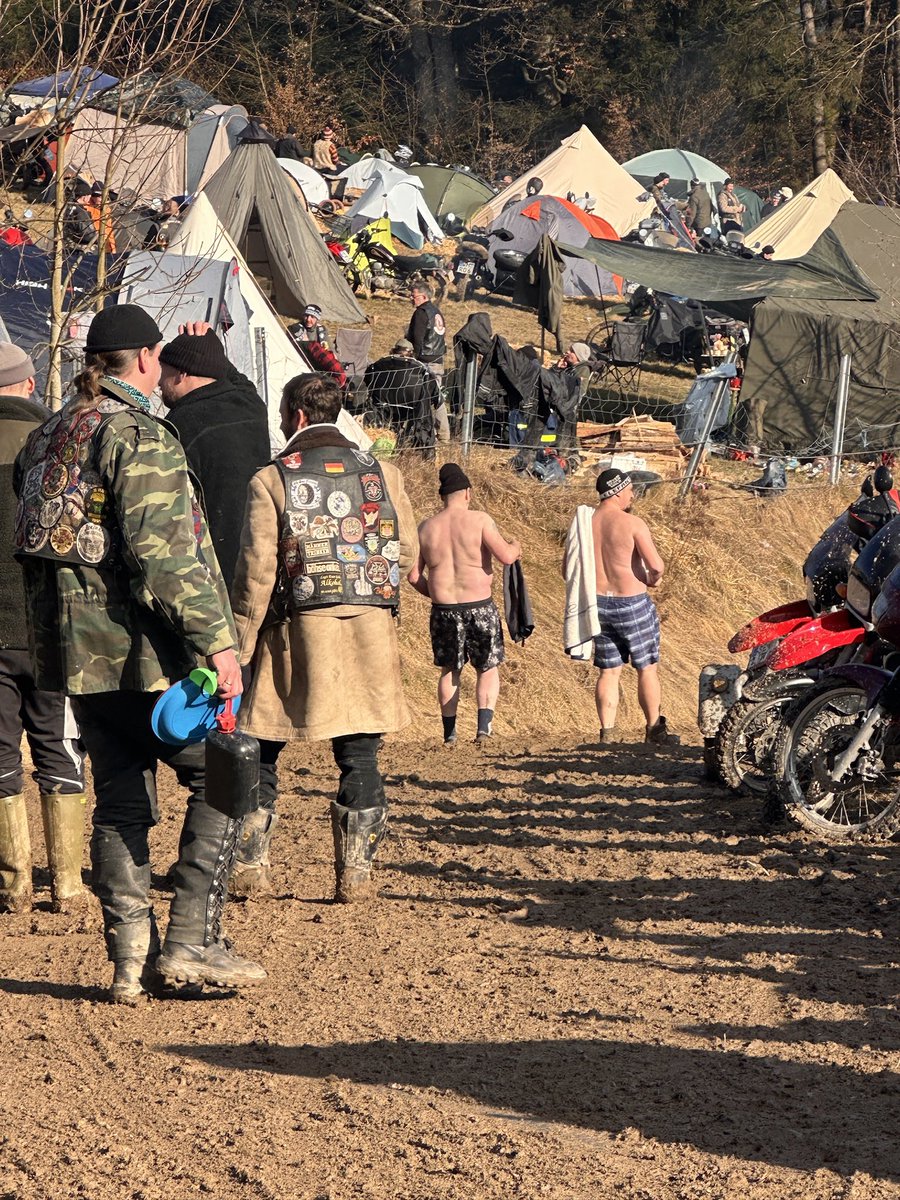 Elefantreffen 2025-30 gennaio 2 febbraio - festa e divertimento, gente , fuoco e fumo, e tanto freddo .