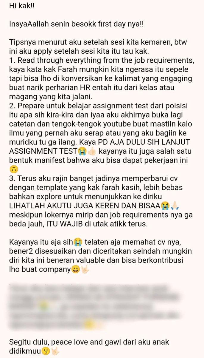 learn_withFarah's tweet photo. Gak nyangka banget.

Cuma butuh 29 hari tembus kerja remote full-time.

Ini cerita tentang Raras (nama samaran), klien aku.

7 Januari 2025, dia datang dengan CV dan portofolio yang masih bercabang ke tiga arah:

➝ Data Analyst
➝ Digital Marketing
➝ Virtual Assistant

Aku langsung nanya di sesi 1-on-1 kita : 

"Tunggu dulu, S1 dan S2 kamu akuntansi, tapi kamu apply di 3 bidang lain...."

"Sebenarnya, deep down kamu mau bekerja di bidang apa?"

Setelah ngobrol, ternyata yang dia benar-benar kejar adalah karier di SAP (sebuah perangkat lunak)

Masalahnya? 

Satu (1) tahun belakangan, dia apply tapi gak pernah dapat panggilan.

Aku bilang :

"Banyak kok lowongan di LinkedIn tentang SAP, aku sering lihat."

"Coba sign-up newsletter SAP juga di websitenya"

Artinya? 

Peluang itu ada. 

Tinggal strateginya yang harus kita asah.

Kami rombak total CV dan portofolionya. 

Fokus. 

Bukan sekadar apply, tapi apply dengan strategi yang tepat.

Hasilnya?

📌 10 Januari 2025 : Interview untuk posisi Junior Accounting di US. Tapi malah di-ghosting.

📌 5 Februari 2025 : Email masuk. Offer letter sebagai SAP Assistant di perusahaan UK, full-time, dengan gaji 2 digit.

Cepet banget, kan?!

Aku kaget pas baca emailnya (yang penuh dengan emoji).

Jadi, lesson learned-nya…

Tentukan dulu fokus mau kerja apa, baru strategi jalan.

Menurut data, banyak yang butuh 6 bulan lebih buat dapat kerja remote.

Tapi kalau arahnya super jelas plus peluangnya kebetulan ada, goal-nya bisa datang lebih cepat.

Ini kasus yang super jarang di klien-klien aku.

Anomali.

Jadi, masuk kategori KLB - kejadian luar biasa. 🚀

Alhamdulillah banget, ikut seneng!

--

P. S 

Semoga nextnya kamu, ya?