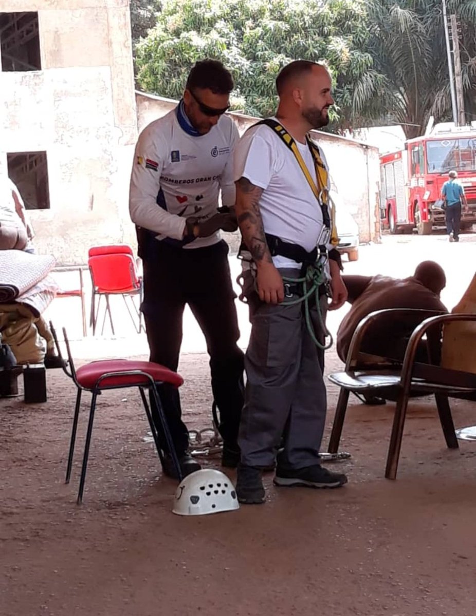 emergencias_gc's tweet photo. Cuando sumamos esfuerzos surge la magia. 

Nos encanta compartir experiencias y ampliar la familia con la incorporación de la Policía Canaria y Servicios Electrónicos dentro del programa de @Starupoficial para la seguridad de Gambia https://t.co/CswZKnogr7