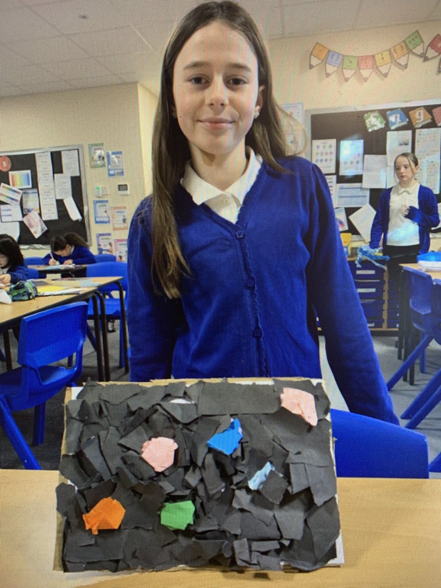 latimerprimary's tweet image. #ClassVL has been creative! They have managed to enlarge their pictures, add texture through collage and even designed a stand. Nailing it #LatimerArt