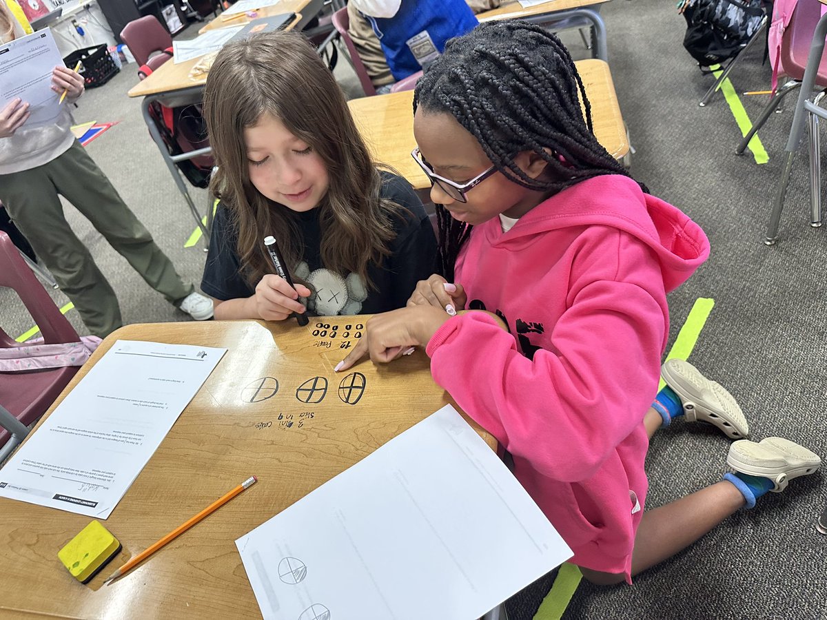 Read. Draw. Write. Students shared their illustrations to summarize their word problem. <a href="/HumbleElemMath/">Humble ISD Elementary Math</a> <a href="/HumbleISD_OE/">Oaks Elementary</a> @msbennett_OE