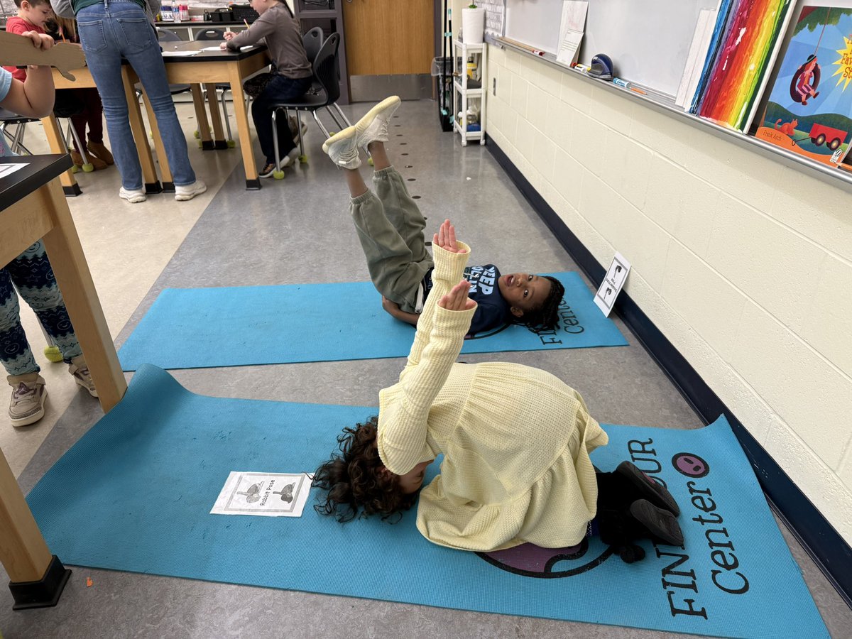 CaywoodSTEAMlab's tweet image. Enhancing our human body centers with using our muscles in yoga poses 💪🏼, creating our Skeleton out of Playdoh 💀, and building a Lego heart 🫀 @PLTWorg #pltwlaunch