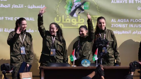 ashrafspeaks1's tweet photo. Shame on @narendramodi, who once said 'Pres @realDonaldTrump is my friend' and even campaigned for him! Today, America deports Indians in handcuffs, while Hamas releases Palestinian hostages with gifts. So, who is the real terrorist? #ThinkAgain @Awhadspeaks @RedCross @UNOCHA https://t.co/gSCuC8NAAw