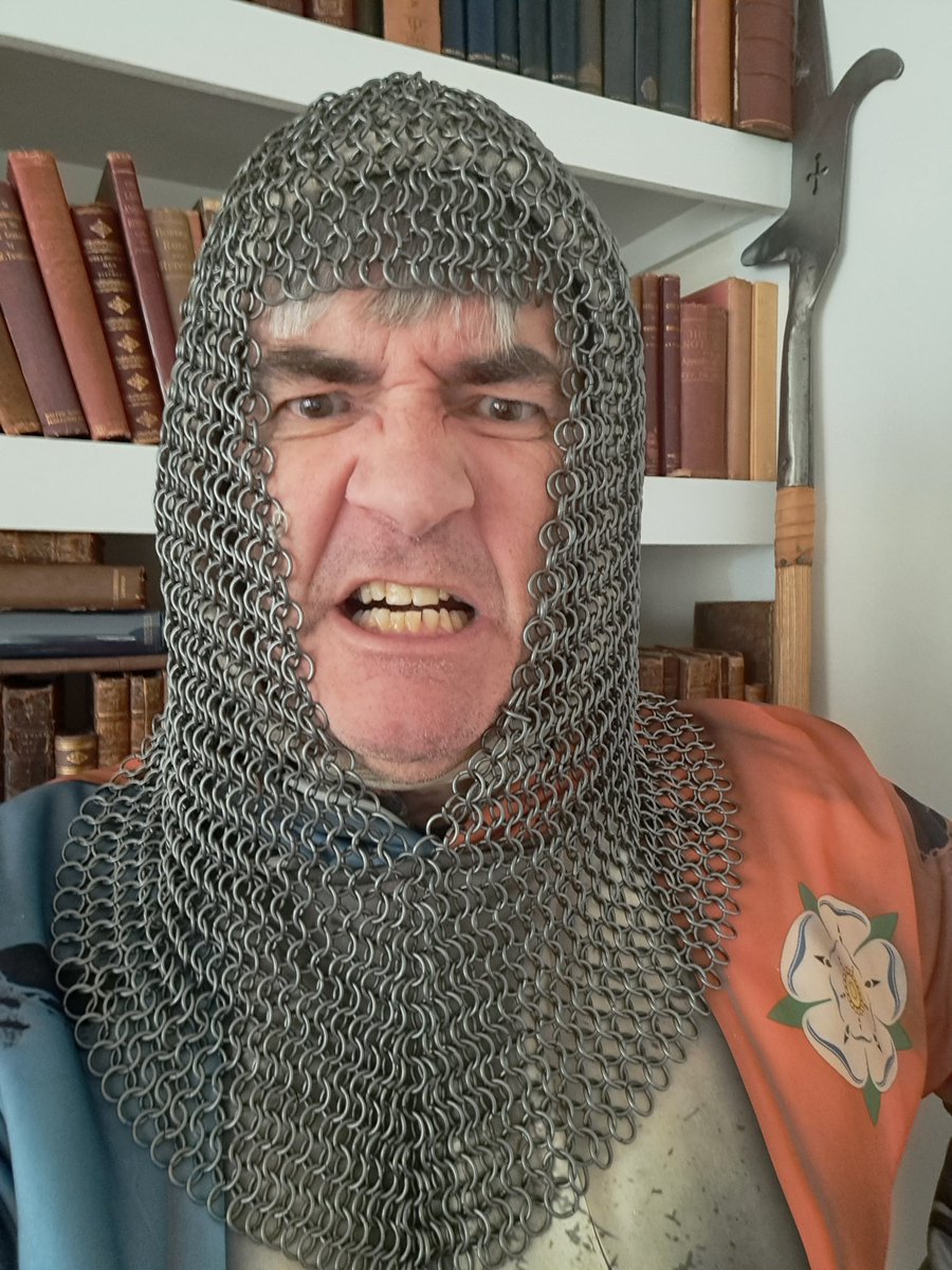 JulesHumphrys's tweet photo. Just getting in the mood to record my contribution to the @UKHistoryTours Wars of the Roses Online History Festival, 21-23 March.
#warsoftheroses #lecturing https://t.co/6u0vGJN1j2