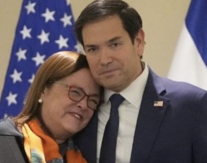 El que todo lo ve tweet media