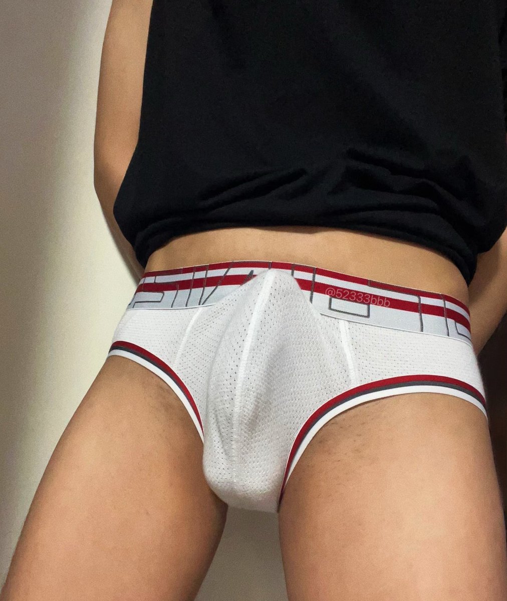 52333bbb's tweet photo. 白三角控請舉手🙋
（這張屌型好像有點太明顯）
#cin2 #brief #內褲控 https://t.co/uAK0WYesTe