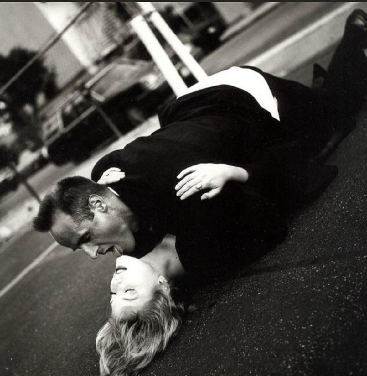 universoLynch's tweet photo. Sheryl Lee & Harry Goaz by @carlobellincampi, 1991
.
.
#davidlynch #twinpeaks #photography #picoftheday #photooftheday #amazing #pretty #love #cine #cinema #film #films #serie #tvserie #tvseries #harrygoaz #sheryllee #laurapalmer #andybrennan https://t.co/djNMFDKkeH