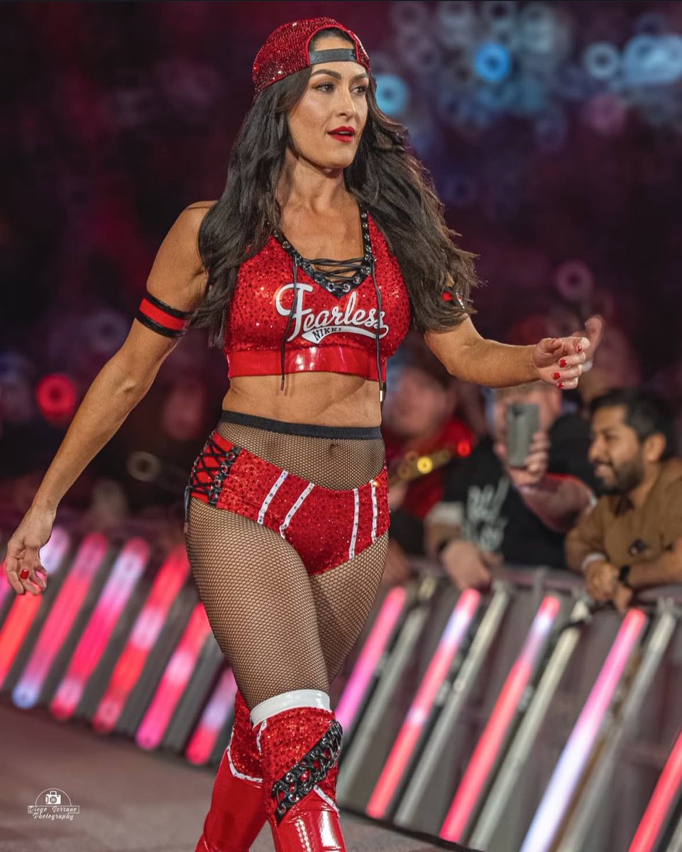 divasfaction's tweet image. I’m so obsessed with this gear 😍