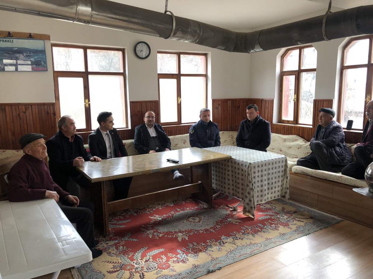 Kaymakamımız Sn. Mehmet İbrahim TİYEK İlçemiz Aşağıöz Köy Konağına ziyarette bulundu.