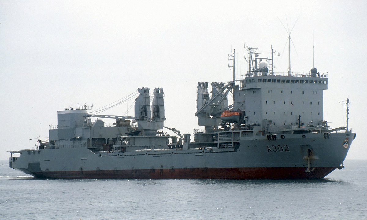 Springbok1973's tweet photo. EL BARCO DE MANDELA.

SAS OUNTENIQUA🇿🇦

#Sealift de la 🇿🇦Navy. También buque polar, pasó a la historia por ser sede de las conversaciones de paz entre Mobutu, y el líder rebelde Kabila, 1997. Hizo transporte logístico a Walvis Bay en las #Bushwars🇦🇴🇳🇦. Barco fetiche #AfricanWars https://t.co/tGPAAMoNvP