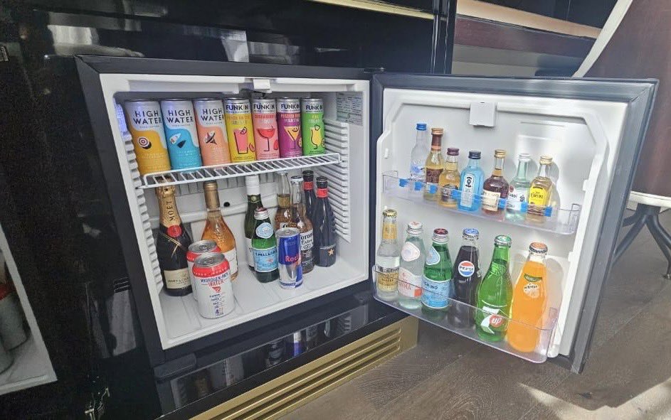 CarterLOCKdIn's tweet photo. $LTNC  @LaborSmartNews 

This is HUUGE news for our beloved #LOCKDIN @LiveLockdIn Brand! Smack dab in the middle of Dubai , great job @tom_zarro @lockdinjoe @lockdinmike @brrrghini @JaviLeal89 @GodSoulBlanco @LAS_7 @LockdinShannon @coachscottyd @CraigASMoney @CRyanSchadel @
👏🏼👏🏼👏🏼👏🏼

https://t.co/uJsFbRDGne