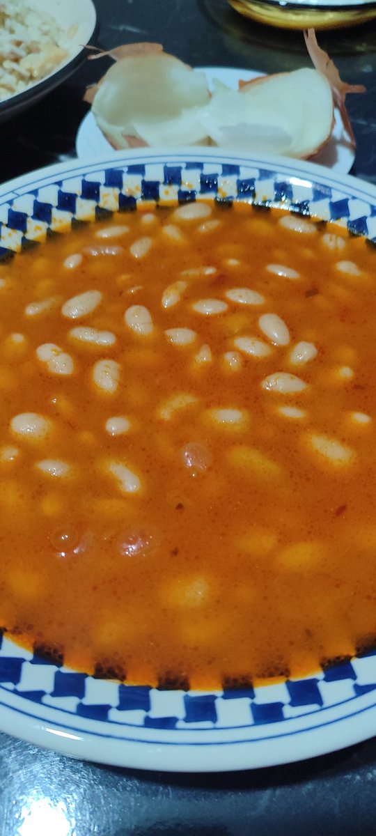 Acayip güzel fasülye yaparım hatta üstüme tanımam yanına birde soğan kırarım ❤️😍😘😁