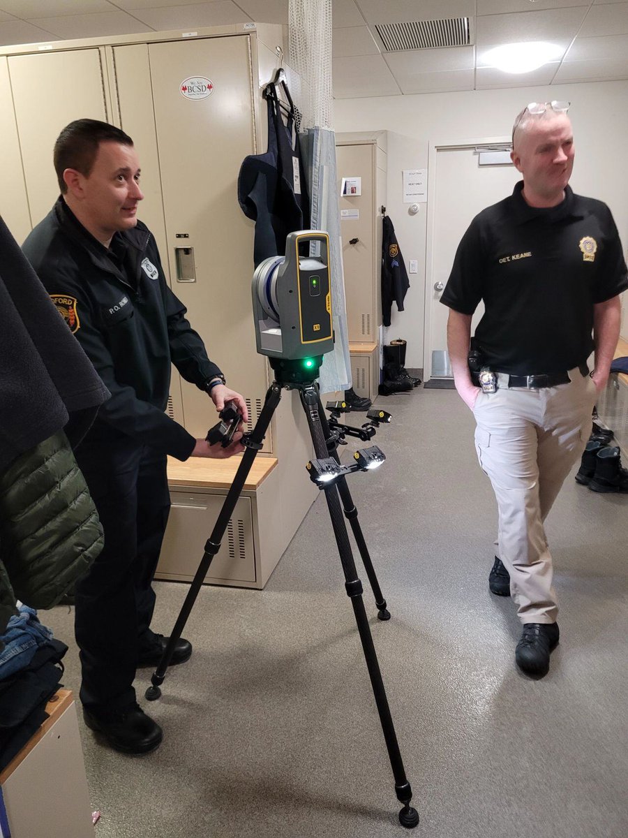 foxfuryLED's tweet image. Shoutout to Mike Allard from Trimble for utilizing our Rugo Light System for Trimble Scanners during a five day course with a NY Police Agency! We appreciate your support of our products and your commitment to proper training. #foxfuryled #trimble