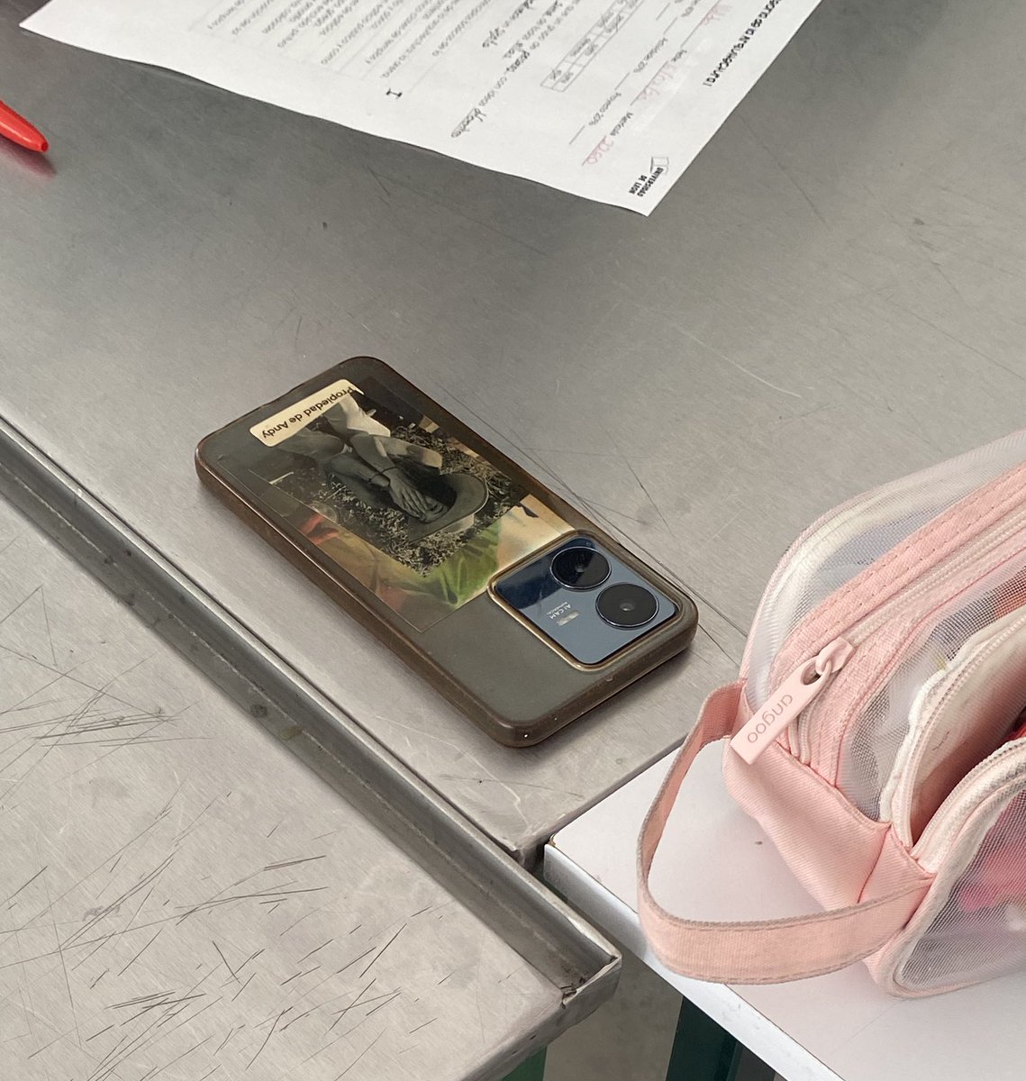 Qaarizs's tweet photo. Hoy en examen, solo les pedí que pusieran su celular boca abajo encima del restirador…
Aquí es cuando digo, que marca de sal soy?! Y nunca me han querido bonito 🥺 https://t.co/fAwiheQ9qv
