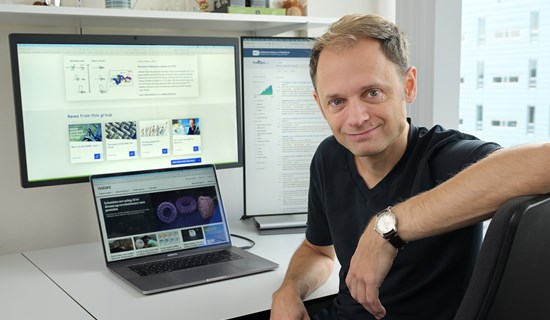 TNWTUDelft's tweet photo. Coming Friday, Professor of Genome Biology Benjamin Rowland from @NKI_nl and @TNW_BN will give his inaugural lecture, titled 'Curiosity, clocks &amp; chromosomes'.

🕒 14 February 2025 15:00 till 17:00
📍 Senaatszaal, Aula, @tudelft 

#Genetics #DNA #Cohesin #Condensin #Chromosomes https://t.co/fT01hkv0mD