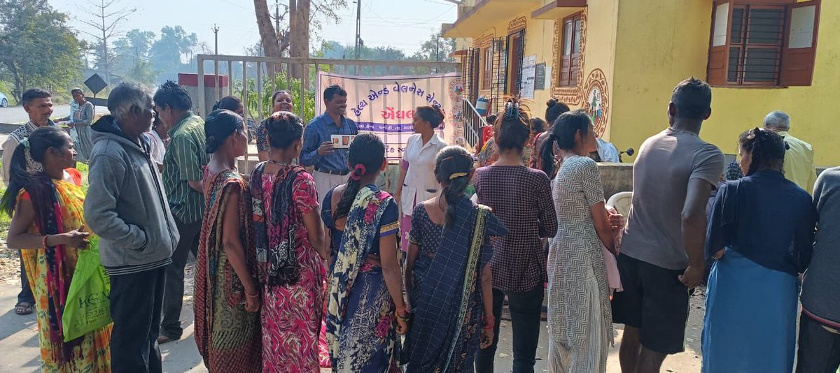 DSBCCNavsari's tweet image. નવસારી જિલ્લાના ગણદેવી તાલુકાના આરોગ્ય કેન્દ્રો દ્વારા “સ્પર્શ લેપ્રસી અવેરનેશ કેમ્પેઈન” અંતર્ગત જન-સમુદાયોને રક્તપિત્ત રોગ તથા નિદાન,સારવાર અંગે માહિતીઓ આપવામાં આવી. 
#Leprocy 
@GujHFWDept @NHMGujarat @mdnhmgujarat @CollectorNav @DdoNavsari @MoHFW_GUJARAT @irushikeshpatel