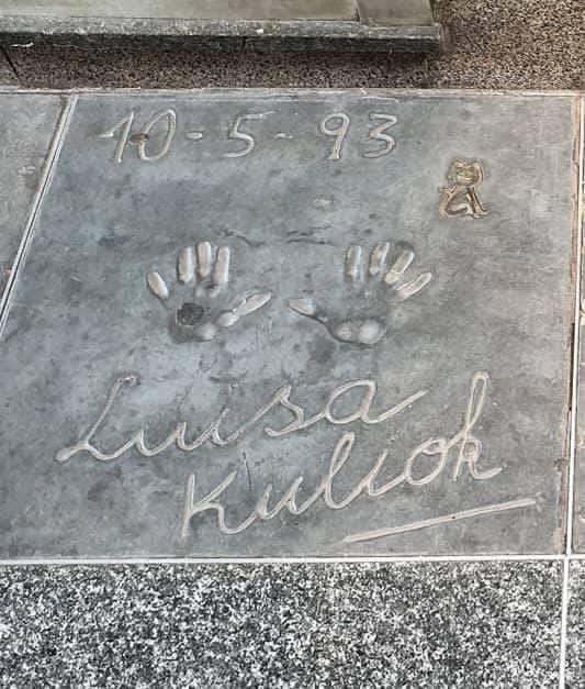 Luis Bremer (@luisbremer) on Twitter photo Como estas manos estampadas en Milán, en el día de mañana la 1ra actriz <a href="/LuisaKuliokOK/">Luisa Kuliok</a> imprimirá su huella en la vereda de los famosos en Mar del Plata.
👏👏👏👏👏👏👏👏👏👏 Como estas manos estampadas en Milán, en el día de mañana la 1ra actriz <a href="/LuisaKuliokOK/">Luisa Kuliok</a> imprimirá su huella en la vereda de los famosos en Mar del Plata.
👏👏👏👏👏👏👏👏👏👏