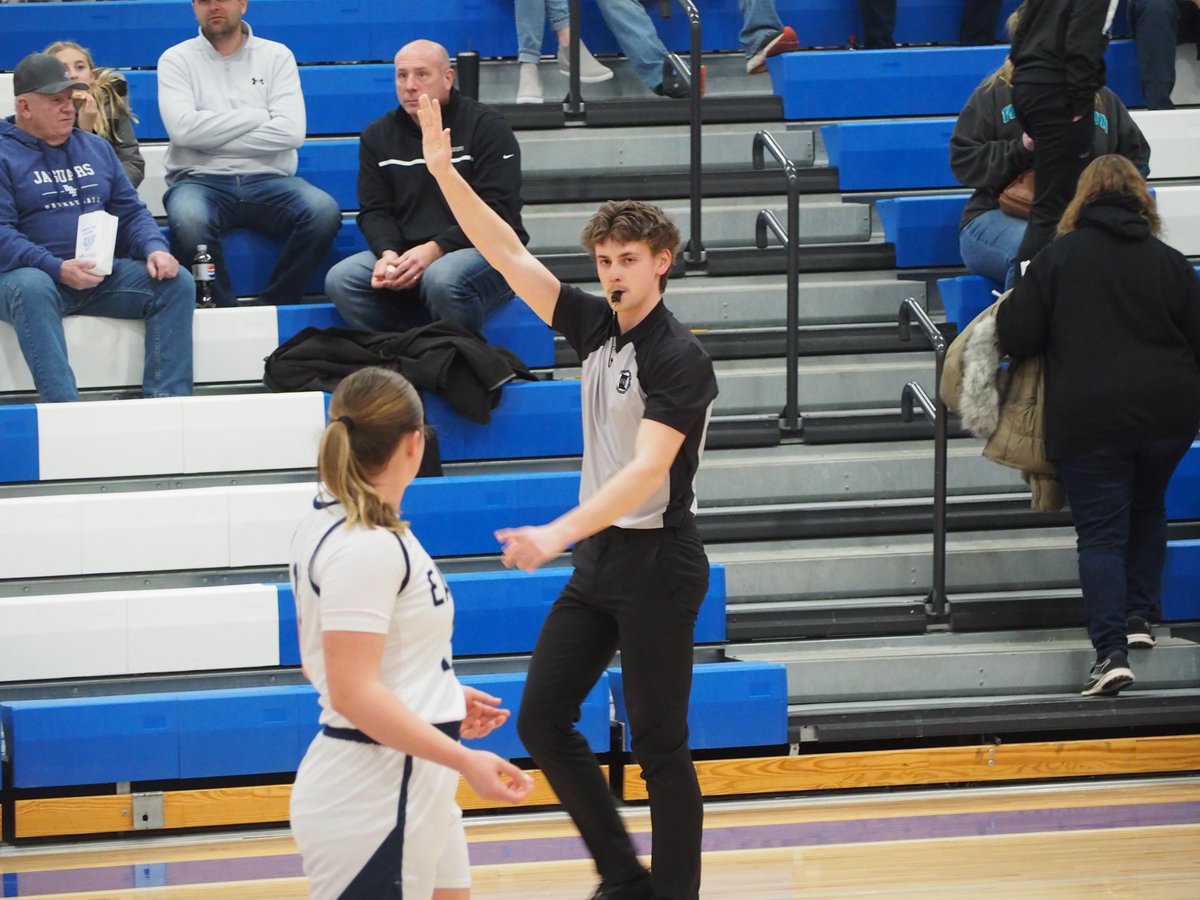 The Next Generation Of Officials Has Arrived.

Andrew Klinnert, 18, Works Games With His 77-Year-Old Grandfather. 

Check out John's Journal.

mshsl.org/about/news/joh…