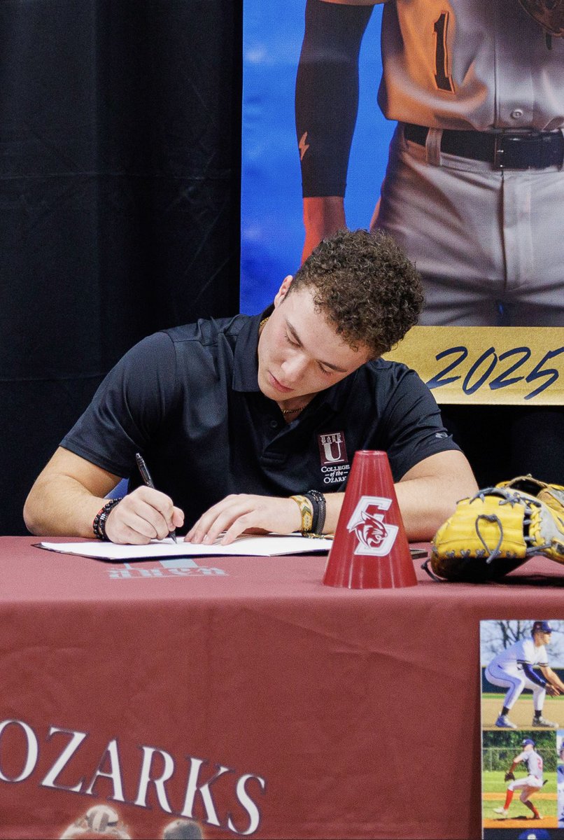 austinOLeary961's tweet photo. Made it official today! Signed my NLI to play for @CofOBaseball Can’t wait!! https://t.co/ZvvMRsfiPD