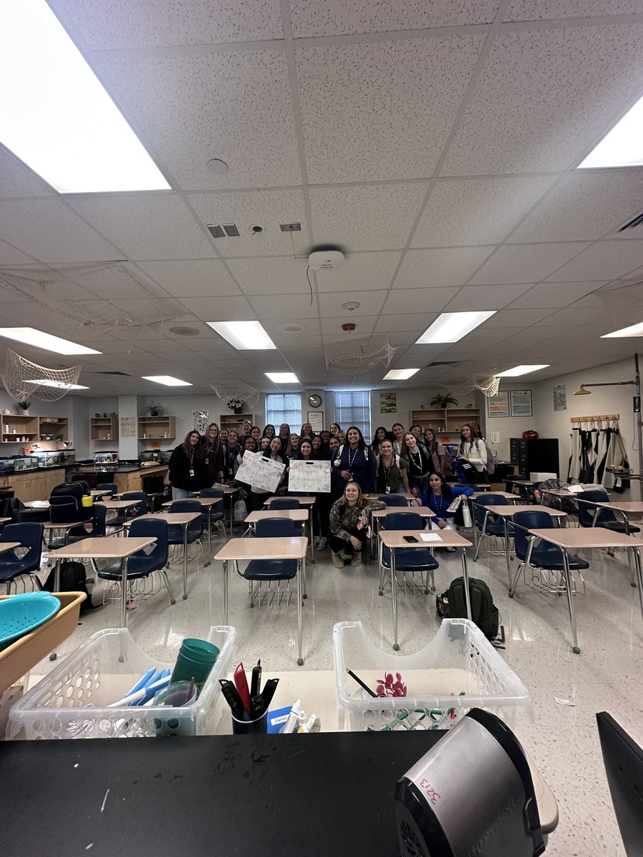 Dawsonvball's tweet image. Celebrating our athletes is the best🥳👑🏐 
@DawsonHighSchl