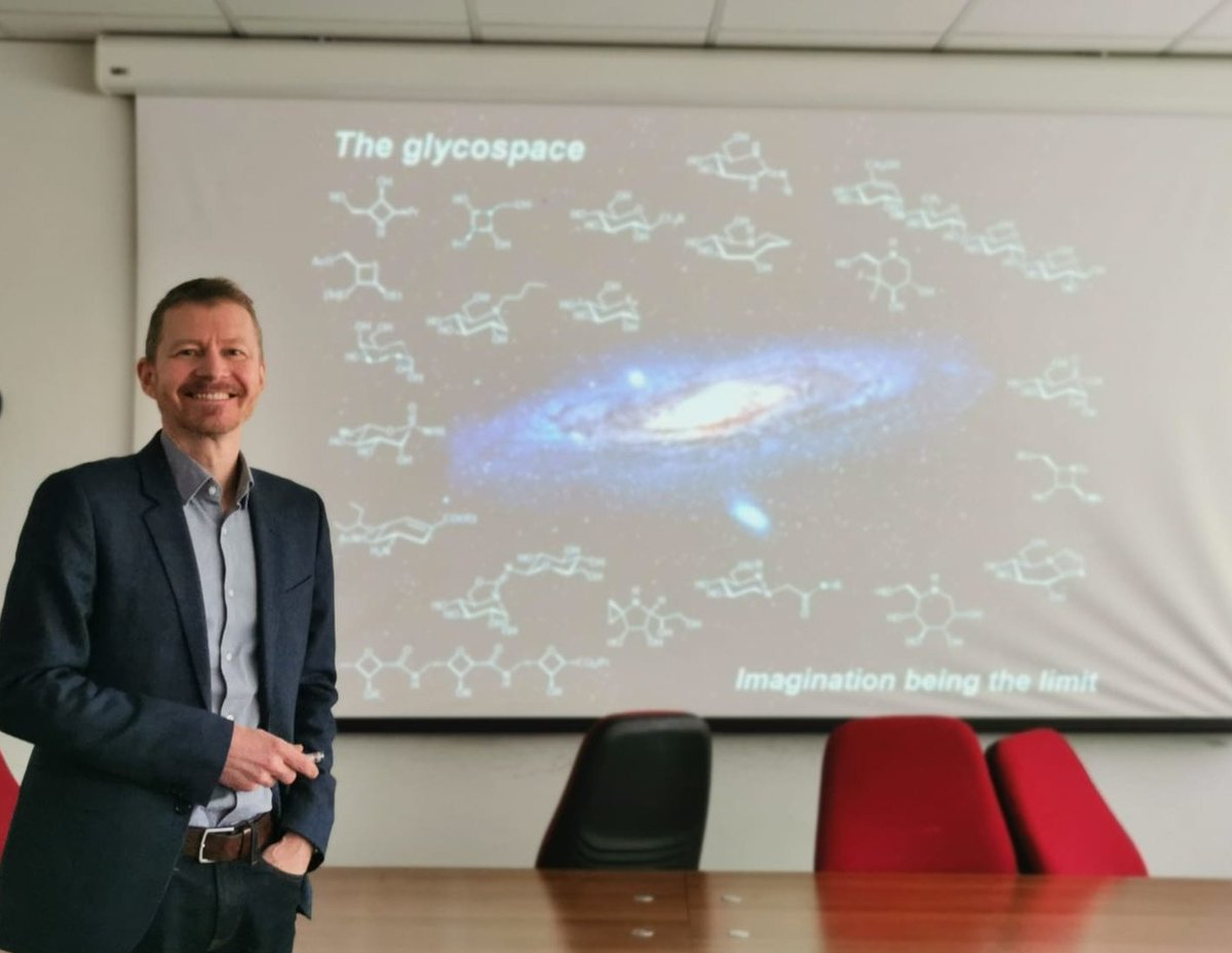 compaingroup's tweet image. Great pleasure to be back in Salerno to give a seminar to colleagues @UniSalerno & lectures on Glycosciences to PhD students thanks to @EUErasmusPlus program
#glycotime Big thanks to @izzire for the invitation & the perfect organization of this great week