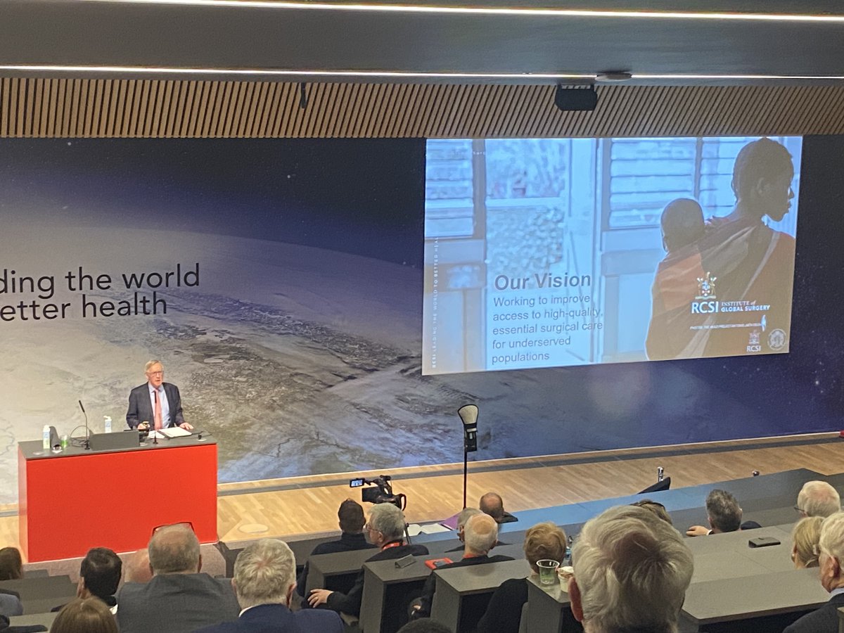The Keynote Lecture, "A Tale of Two Colleges," was delivered at #RCSICharter today by <a href="/RCSI_Irl/">RCSI</a> Past President Mr. Declan Magee. 

Declan treated the audience to the rich history of @COSECSA, the fruits of the RCSI/COSECSA Collaboration Programme, and a partnership that is going