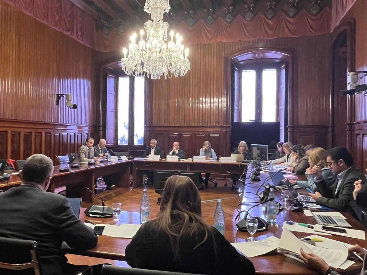 Reumatologia Sant Pau-Dos de Maig (@reuma_santpau) on Twitter photo Avui, al <a href="/parlamentcat/">Parlament de Catalunya</a>, el dr. Corominas <a href="/mardagaori/">Hèctor Corominas</a>, president de la <a href="/SCReuma/">Societat Catalana de Reumatologia</a>, i el dr. <a href="/MPaulinoreuma/">Marcos Paulino</a>, president de la <a href="/SEReumatologia/">Soc.Esp.Reumatología</a>, han debatut la planificació futura de l’especialitat.
S’ha tractat temes com l’envelliment de la població, la retenció del talent i els MIR. Avui, al <a href="/parlamentcat/">Parlament de Catalunya</a>, el dr. Corominas <a href="/mardagaori/">Hèctor Corominas</a>, president de la <a href="/SCReuma/">Societat Catalana de Reumatologia</a>, i el dr. <a href="/MPaulinoreuma/">Marcos Paulino</a>, president de la <a href="/SEReumatologia/">Soc.Esp.Reumatología</a>, han debatut la planificació futura de l’especialitat.
S’ha tractat temes com l’envelliment de la població, la retenció del talent i els MIR.