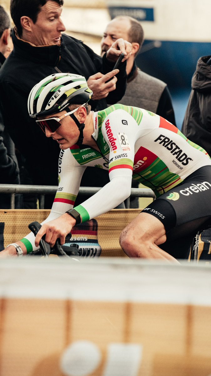 Missed the podium in my backyard to end my CX season in style. 4th place <a href="/Exact_Cross/">Exact Cross</a> Maldegem. Time for some rest now before taking off my road season with <a href="/AlpecinDCK/">Alpecin-Deceuninck Cycling Team</a>. Excited! 🤩

(📸 VDCDries)