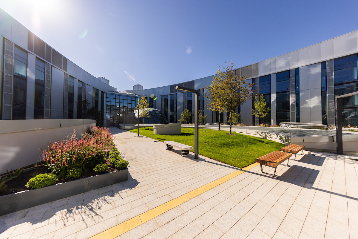 We are looking forward to seeing #ourchildrenshospital's outdoor spaces continue to bloom and flourish.

4 of the 12 acres of the new children's hospital are dedicated to outdoor spaces and gardens for patients, their families and staff to enjoy.